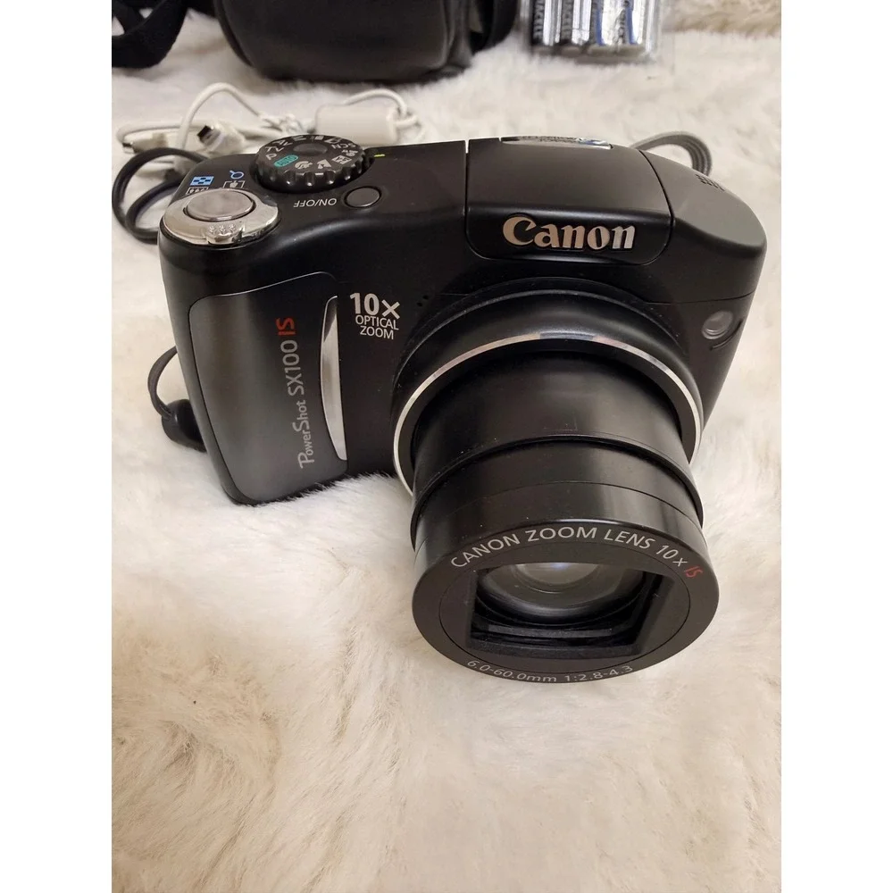 Canon PowerShot SX100 IS Digital Camera 8.0MP 10x Zoom Blk Bundle PC1256 Works!